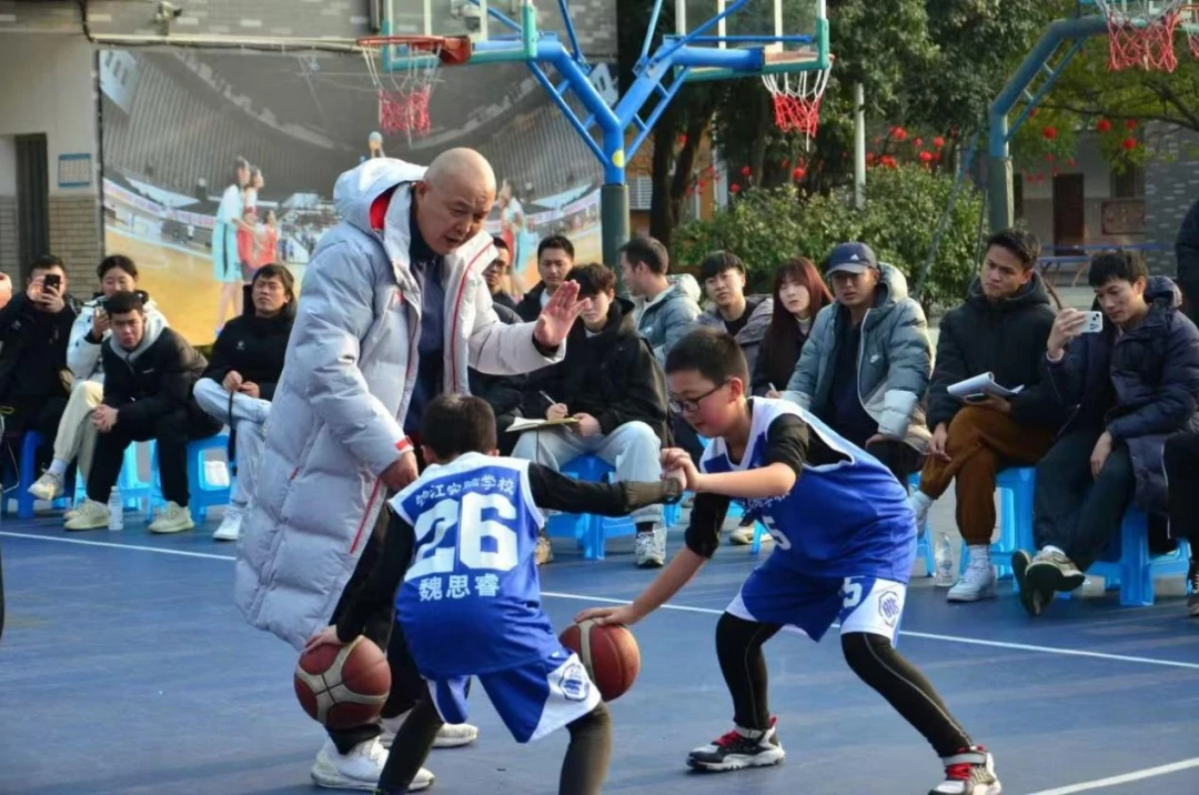 如何调整分卫的心理状态以应对比赛压力_0